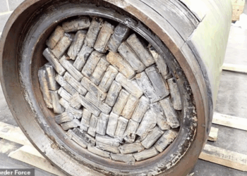 Zbulim rekord në portin e Londrës, 72 milionë paund kokainë brenda dy gjeneratorëve