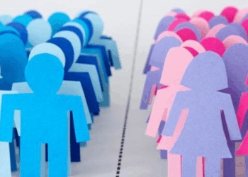 Si ndahen raportet gjinore në Shqipëri? Gratë dominojnë në numër, burrat në paga