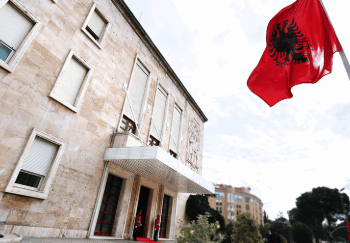 Qeveria ndryshon për herë të tretë buxhetin, ja kush përfiton