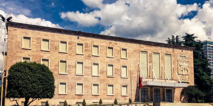 Qeveria emëron kreun e ri të Agjencisë Shtetërore të Shpronësimit, ja kush është