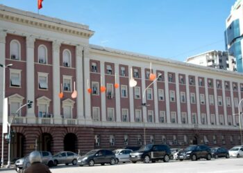 PS mbledh grupin parlamentar dhe zgjedh kryetarët e komisioneve. Ja kush vihet…