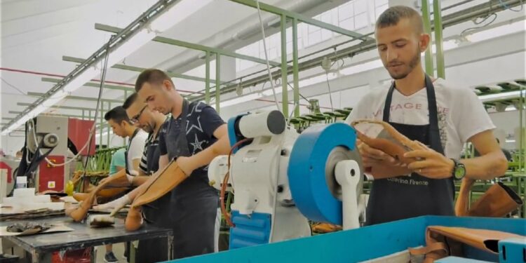 Ekonomia nuk krijon vende të reja pune, papunësia mbetet e pandryshuar