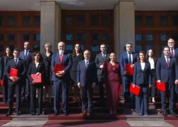 Betohet në Presidencë kabineti qeveritar “Rama 4”
