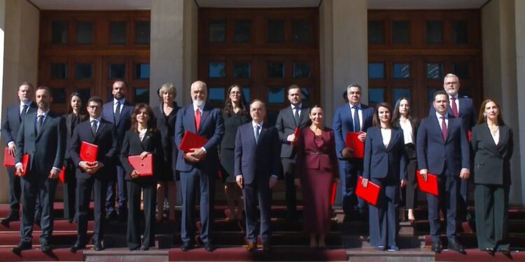 Betohet në Presidencë kabineti qeveritar “Rama 4”