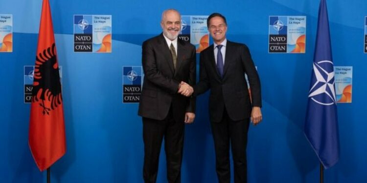 Kryeministri Rama takon sot në Bruksel Sekretarin e NATO-s, Mark Rutte. Flitet për sigurinë dhe mbrojtjen
