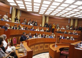 Këshilli Bashkiak shkarkon unanimisht Erion Veliajn, pritet firma e kryeministrit