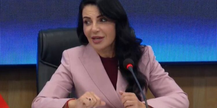 Ish-ministri kosovar në krye të Portit të Durrësit, Balluku: Porti në Porto Romano nis brenda 2026