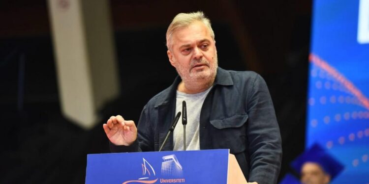 Ben Blushi: NA DUHET NJË BREZ I ÇMENDUR