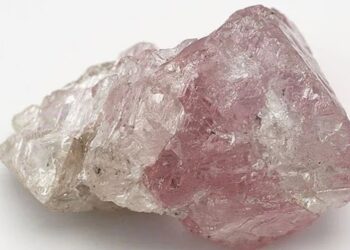 Zbulohet diamanti i rrallë rozë, vlen miliona dollarë