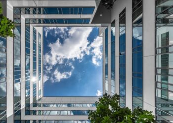 Ekonomitë e Evropës dhe Amerikës po ndjekin rrugë të ndryshme