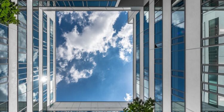 Ekonomitë e Evropës dhe Amerikës po ndjekin rrugë të ndryshme