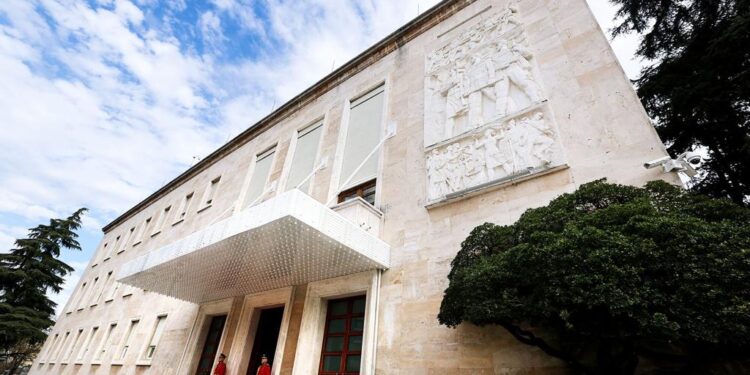 Sërish ndryshime në qeveri. Shkarkohen nga detyra zv/ministri i Bujqësisë dhe drejtoresha e Përgjithshme e Agjencisë Kombëtare të Mjedisit