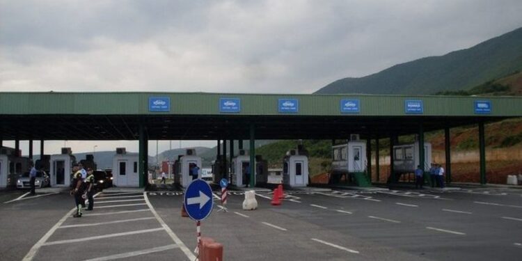 Pezullohet marrëveshja e lëvizjes së lirë Kosovë-Shqipëri