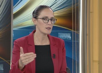 Lajm i mirë/ Ministrja Ibrahimaj: Nuk e ndalim dot emigrimin, por do të punësojmë 40 mijë të rinj