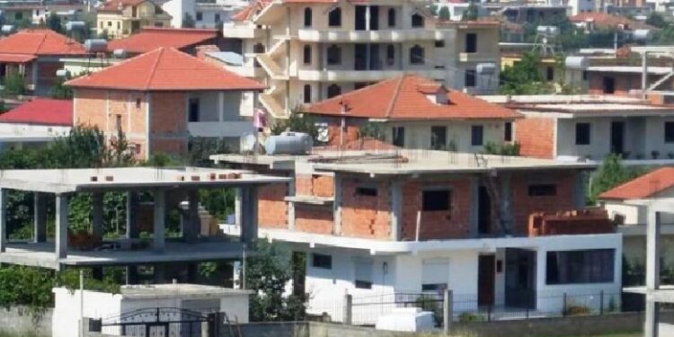 Pas paralajmërimeve të Ramës hyjnë në fuqi rregullat e reja dhe penalitetet për ndërtimet pa leje
