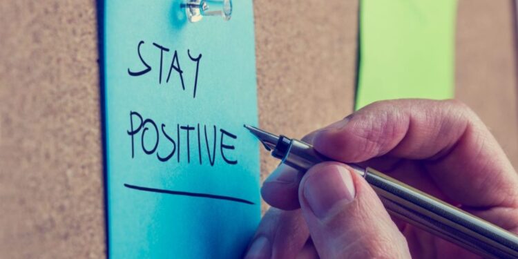 9 zakonet e njerëzve pozitivë