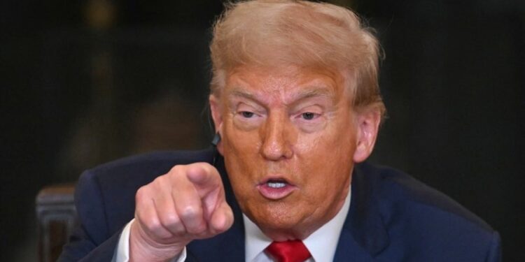 Nuk ndalet Trump, e kërcënon Kinën me tarifa të reja prej 100 për qind