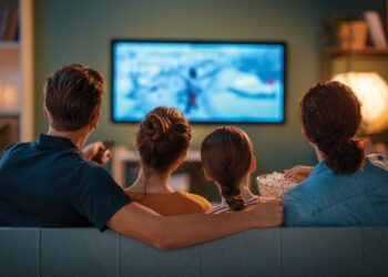 Televizioni, nga konkurrenca te bashkëjetesa me “online”