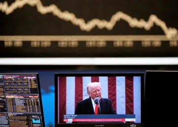 Mbyllja e qeverisë amerikane, ari arrin rekord, tregjet botërore me luhatje