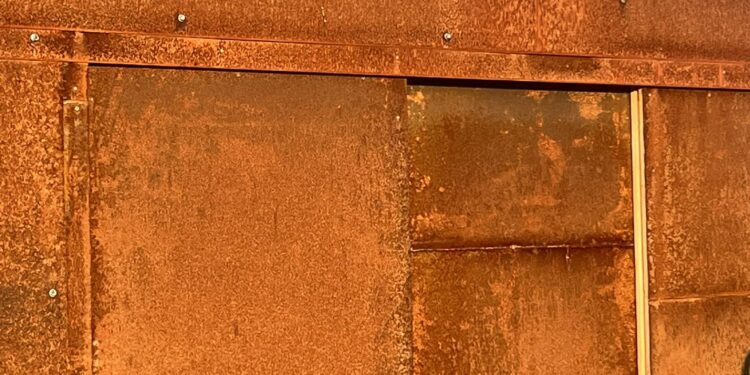 Në kohën e Diellës, Chatgpt dhe Satelitëve, Ne ende ndërtojmë kioska për gomerët!