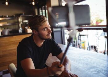 Interneti po na ndryshon perceptimet mbi jetën