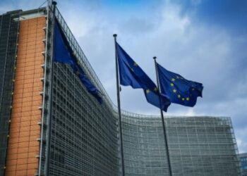 Del progresraporti/ Emigrimi problem, KE apel: Shqipërisë “po i ikën truri”