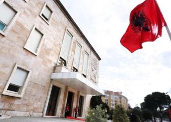 Qeveria bën sërish ndryshime në administratë, ja kush janë emrat