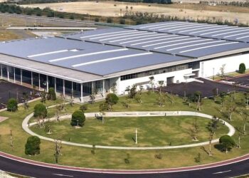 Japonia mposht Kinën dhe arrin “mrekullinë” e shndërrimit të ujit të kripur në energji