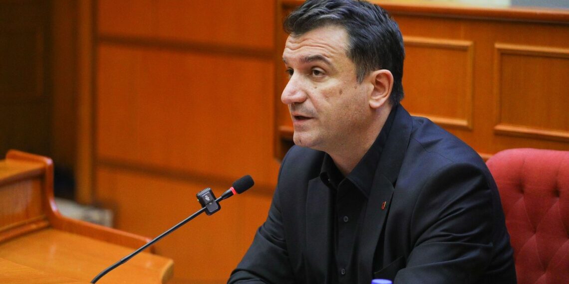 Gjykata Kushtetuese rikthen në detyrë Erion Veliaj, nuk ka zgjedhje në Tiranë