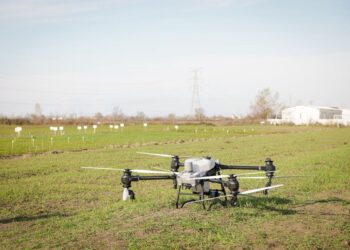 Një dron për fermerët, ministri i Bujqësisë e prezanton në Fushë-Krujë