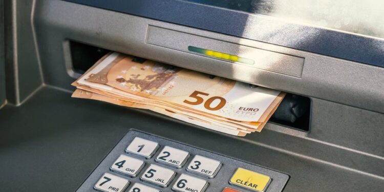 Lamtumirë bankomatëve tradicionalë! Mënyra më e re për të tërhequr para