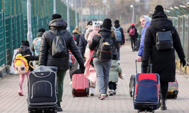 Anketa, 37% e familjeve në Shqipëri të prekura nga emigracioni
