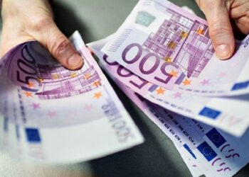 Euro në pikiatë? BSH do të tërheqë nga tregu deri në 450 milionë euro, ja kur do të ndërhyjë