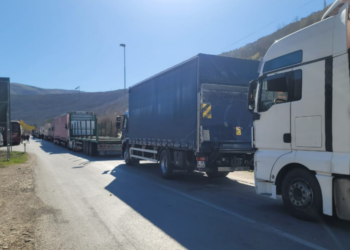 Doganat në punë 24 orë për festa, synohet shmangia e fluksit nga bizneset