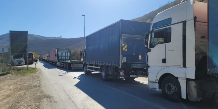 Doganat në punë 24 orë për festa, synohet shmangia e fluksit nga bizneset