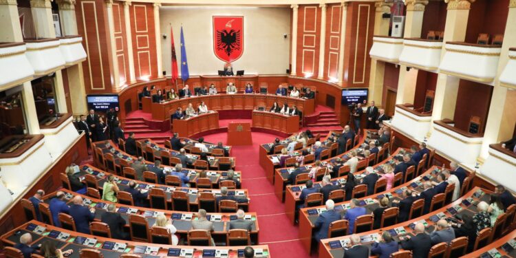 Përfundon maratona, projektbuxheti dhe paketa fiskale gati për miratim në Kuvend