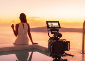 Ekonomia e ndikimit, si të rinjtë shqiptarë duan të pasurohen brenda natës