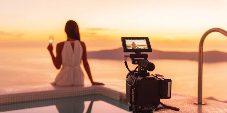 Ekonomia e ndikimit, si të rinjtë shqiptarë duan të pasurohen brenda natës