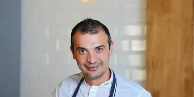 A e bën një shef kuzhine të sukseshëm vetëm eksperienca dhe titujt? Ravajol Hasani: ‘Konsumatori që nuk ndalon së kërkuari më shoqëron drejt suksesit’