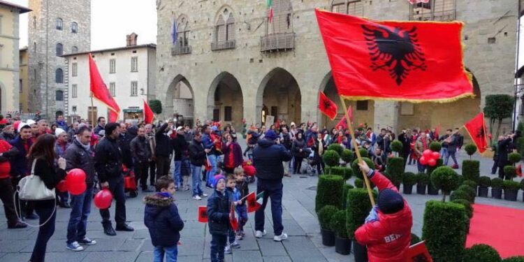 Shqiptarët janë komuniteti i dytë më i madh i huaj në Itali, me 557 mijë persona