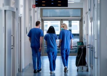 Sëmundjet rriten, fondet për shëndetësinë ulen në vlerë dhe në përqindje të PBB-së deri më 2028