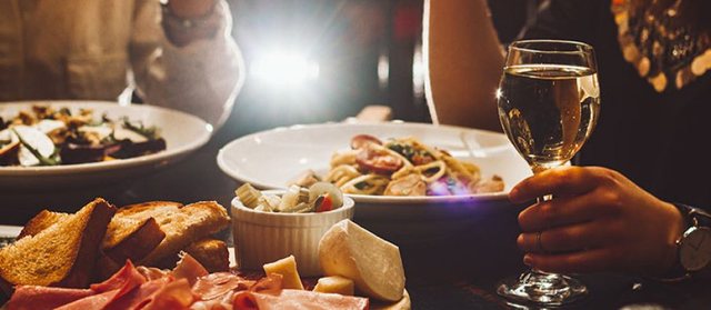 Të huajt shpenzuan 4.4 miliardë euro në Shqipëri, shqiptarët jashtë 2.1 miliardë euro