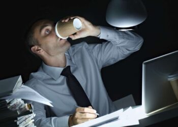 Puna gjatë natës të mplak trurin