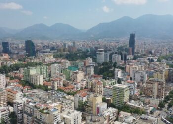 Shteti mban ekonominë, në “rënie të lirë” bujqësia dhe disa sektorë të tjerë