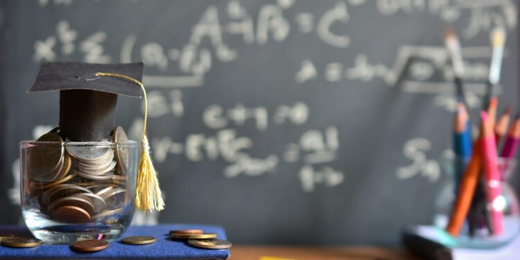 Arsimi, nuk ka kompensim direkt 480 ose 1000 euro! Do ketë rillogaritje tatimi pas plotësimit DIVA