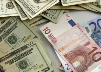 A është dollari i dobët rrezik për Europën?