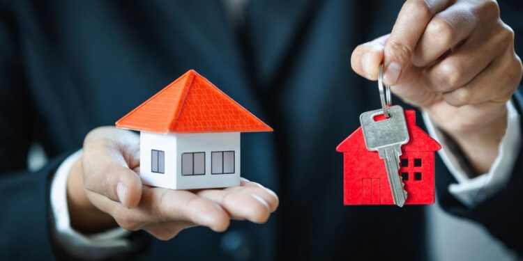 Bankat “tërhiqen” nga kreditimi i banesave, shtrëngohen kushtet për qytetarët