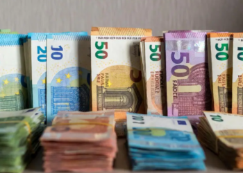 Paraja jashtë bankave: një rrezik real për ekonominë dhe integrimin evropian