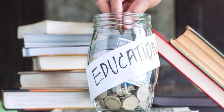 Paraja apo arsimimi e zgjasin jetën më shumë?