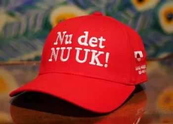 “Make America Go Away”, kapelet që po sfidojnë Trump-in në Groenlandë